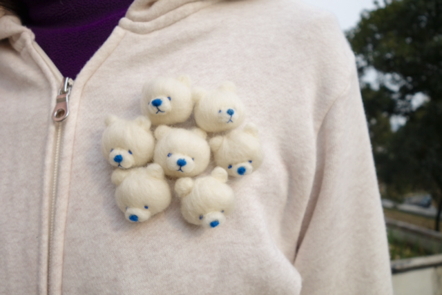 しろくまブローチ